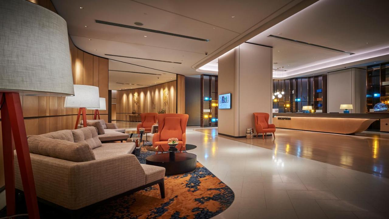 فندق Amari كوالالمبور المظهر الخارجي الصورة The lobby of the hotel