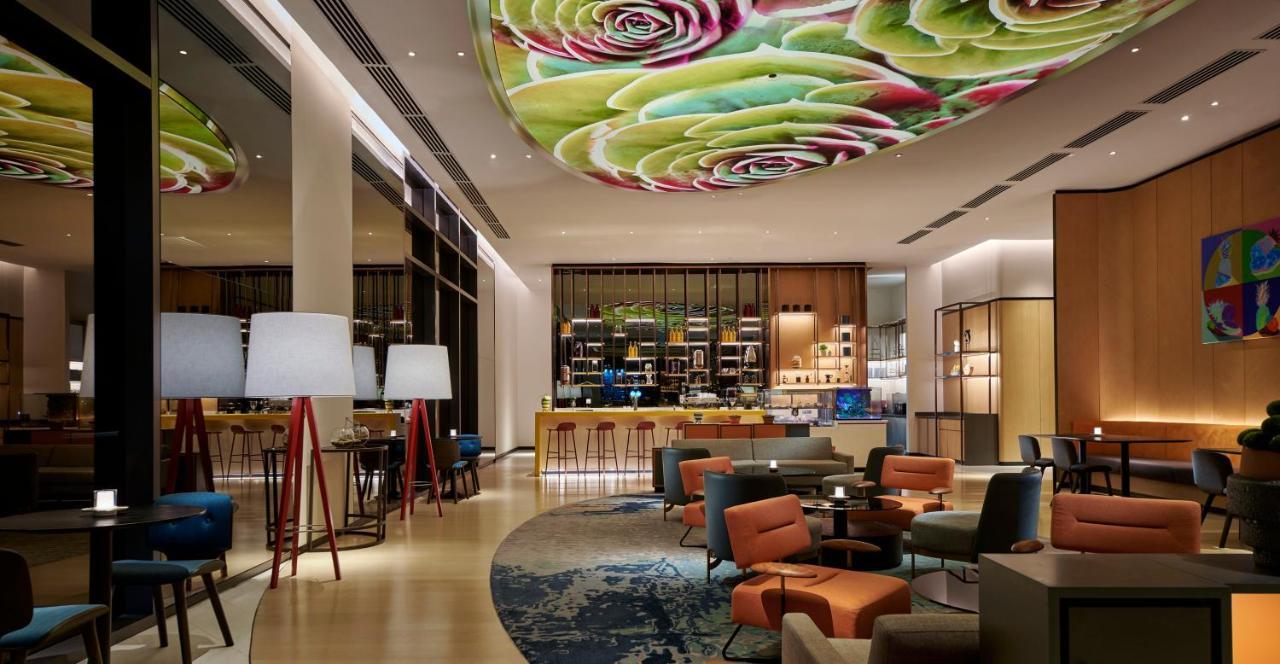 فندق Amari كوالالمبور المظهر الخارجي الصورة The lobby of the hotel