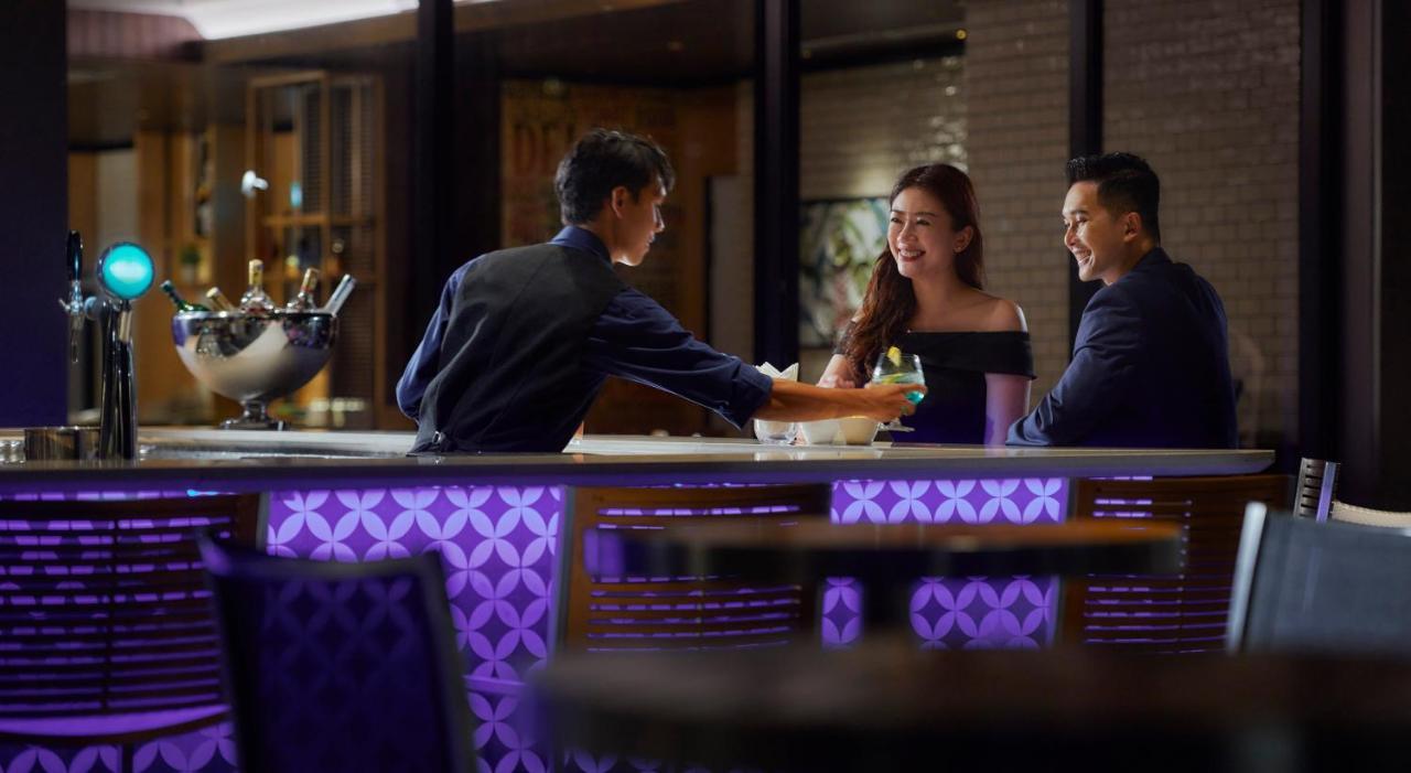 فندق Amari كوالالمبور المظهر الخارجي الصورة The bar at the 101 Skybar